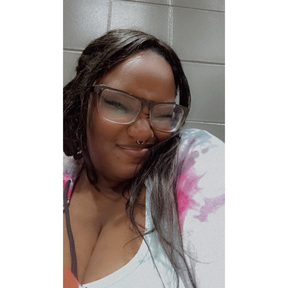 Meet your Posher, Nickiee